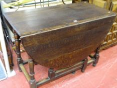 Vintage gate leg drop leaf table