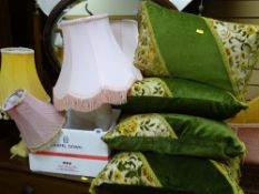 Four vintage furnishing cushions and a parcel of table lamps etc