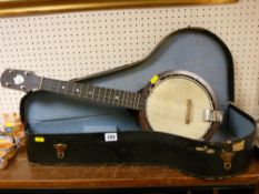 Vintage cased Alvin Keech banjo ukulele