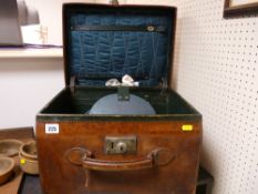 Vintage leather hat case/box with shaped liner