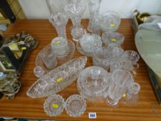 A large parcel of mixed glassware