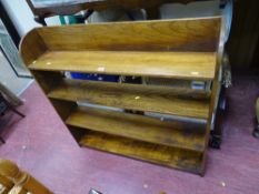 Floorstanding four shelf bookcase