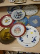 Quantity of decorative wall plates