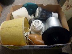 Quantity of table lamps, food blender etc