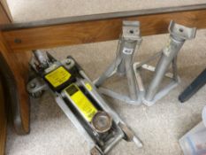 1.5 ton trolley jack and a pair of axle stands