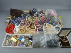 Tray of costume jewellery