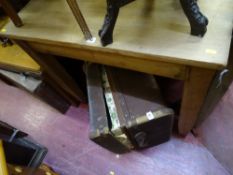 Vintage pine table, 90 x 60 cms