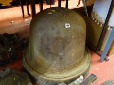 Bell shaped cast iron feeder