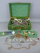 Good vintage travelling jewellery box and contents