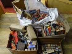 Very large parcel of radio valves and similar items