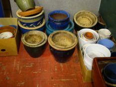 Large quantity of garden/house plant pots