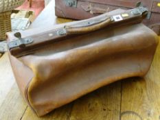 Vintage Gladstone bag