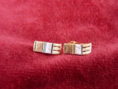 A PAIR OF EIGHTEEN CARAT TRI-COLOUR OBLONG SET EARRINGS, 1.4 grms