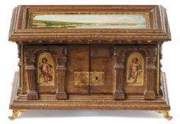 Schmuckkassette Wien, um 1900 In Form einer Renaissancetruhe; die Wandung mit allegorischen