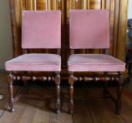 Paar Stühle im Frühbarockstil 19. Jh. Auf Untergestell mit gedrechselten Beinen und Querstreben,