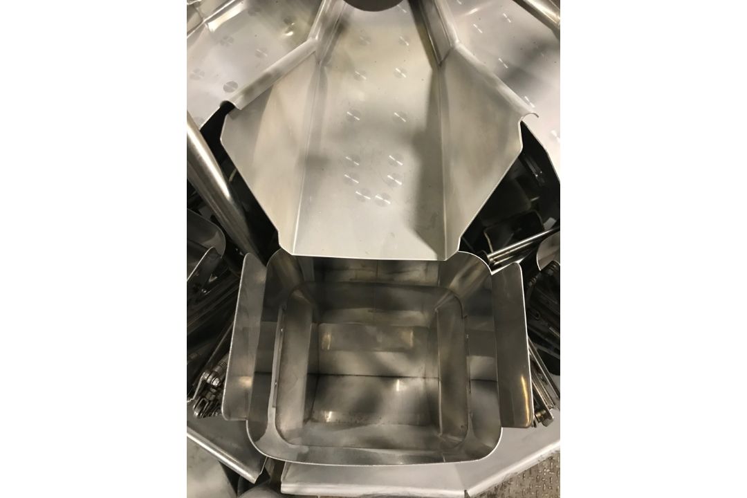 Ilapak Weightronic 14-30 EDA Weigher, 14 Heads, 60 HZ, Single Phase, 230 Volts, Serial# 0680880028; - Image 4 of 6