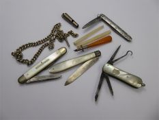 A Gentleman's Lot of Antique Pen Kinves