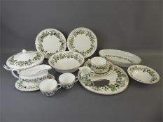 A Royal Worcester Dinner 'Lavinia' Pattern nr Z2821