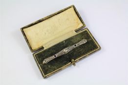 An Art Deco-Style 14ct White Gold Sapphire and Diamond Brooch