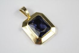 A 14ct Yellow Gold Amethyst Pendant