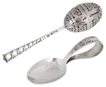 A Victorian silver tea infuser, hallmarked Sheffield 1895