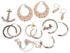 Collection of contemp. gold and yellow metal pairs of earrings (qty)