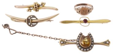 A Vict. citrine and pearl horseshoe brooch, together with various other brooches