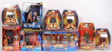 DOCTOR WHO FIGURES / SETS