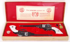 PAIR OF VINTAGE 1960'S COWBOY OUTLAW CAP GUNS