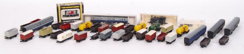 ASSORTED N GAUGE ROLLING STOCK AND TRAINSET ACCESSORIES