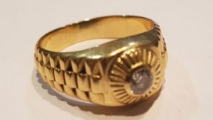 A vintage gentlemans 18ct gold and diamond rubover