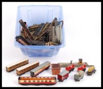 HORNBY TRACK & CARRIAGES