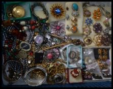 A good collection of vintage costume dress jewellery to include rings , necklaces , bracelets etc.