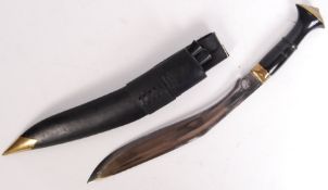GOOD 20TH CENTURY KUKRI KNIFE