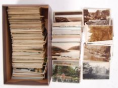 Vintage British topographical postcards in shoebox (approx 700).Street scenes, views etc. Good