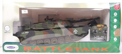 THE DISCOVERY STORE BATTLE TANK