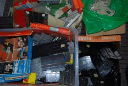 HUGE COLLECTION VINTAGE TRIANG MINIC MOTORWAYS ACCESSORIES