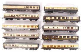 ASSORTED 00 GAUGE ROLLING STOCK PULLMAN CARRIAGES