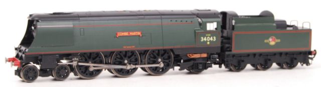 HORNBY 00 GAUGE RAILWAY TRAINSET LOCOMOTIVE