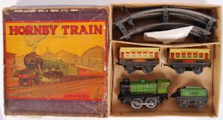 VINTAGE HORNBY 0 GAUGE CLOCKWORK PASSENGER TRAIN SET