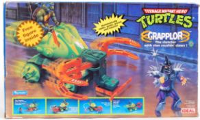 TEENAGE MUTANT NINJA TURTLES BOXED ACTION FIGURE PLAYSET