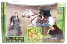 THE LORD OF THE RINGS DELUXE HORSE & RIDER SET