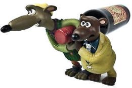 RARE AARDMAN ANIMATIONS CHICKEN RUN WINE BOTTLE HO