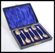 A set of 6 silver hallmarked teaspoons complete in the original presentation box. Hallmarked for