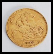 An Edward VII 1908  gold half sovereign Weighs 3.98 grams. Measures 2 cm diameter.