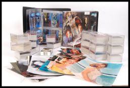 TOPPS TRADING CARDS , THE X FILES AND INDEPENDENCE