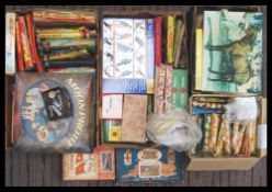 ASSORTED COLLECTION OF VINTAGE JIGSAW PUZZLES