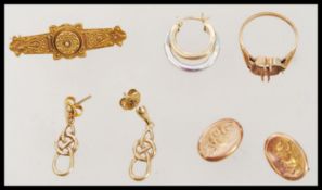 A group of 9ct gold jewellery to include a 9ct bar brooch, ring, cufflink, pair of Celtic cross