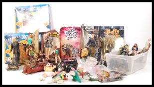 ASSORTED LOOSE AND BOXED ACTION FIGURES