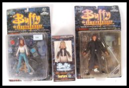 MOORE ACTION COLLECTIBLES MADE ' BUFFY THE VAMPIRE SLAYER ' FIGURES